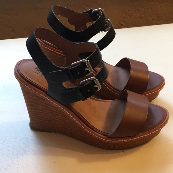 mossimo black platform sandals